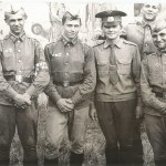 слева 2-ой Володя Лыжин, лейтенант Ярчук, взади Саня Беляков.